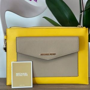 Michael Kors jet set Wristlet